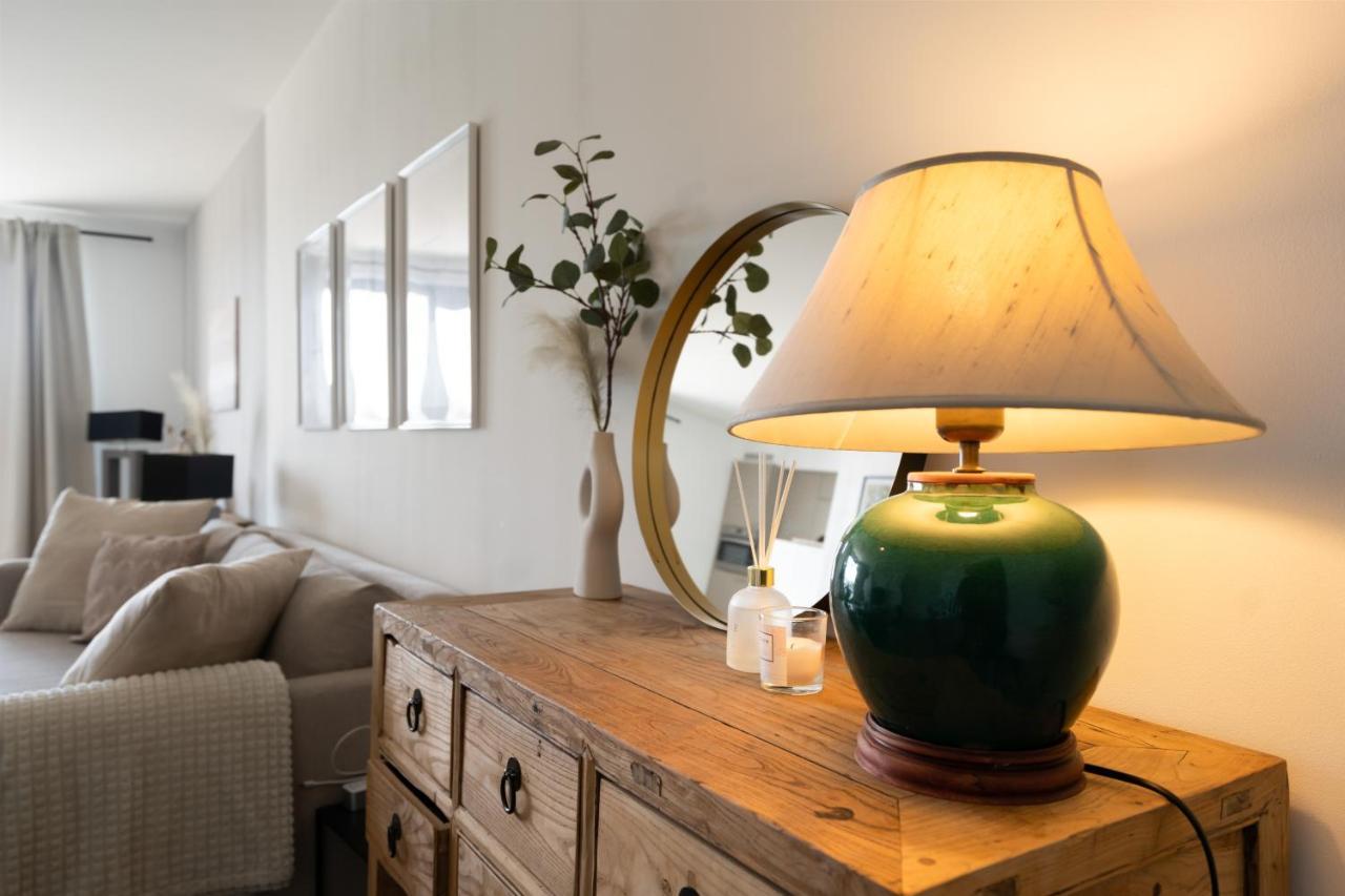 Shs Homes-Luxe Highrise, 2 Bedrooms, Kitchen, Free Parking, Stunning View, Large Tarrasse, Workspace Хасселт Экстерьер фото